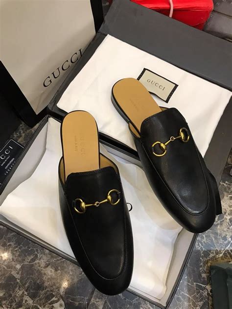 sục gucci nữ